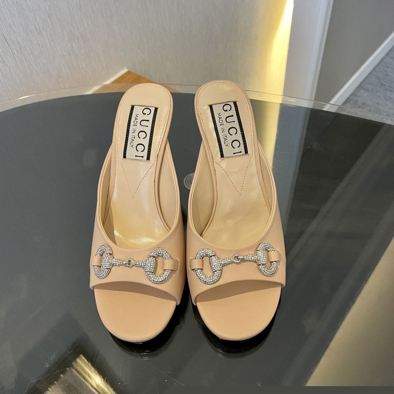 G*u*i high heels